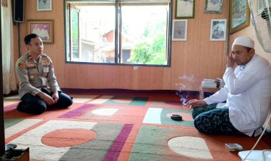 Kapolsek Cempaka Bersama Anggota Kunjungi Kediaman Habib Husein Al Aydrus.
