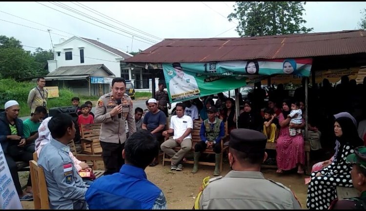 Lurah Sungai Tiung Bersama kapolsek Cempaka Dan Camat sambangi Warga.