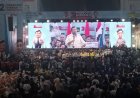 Ribuan Masyarakat Banjiri Gedung Rudy Resnawan Banjarbaru, Sambut Kedatangan Prabowo.