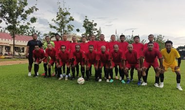 Kompetisi U-50 Dansat Brimob Cup, Kombes Pol Muhajir Sumbang Satu Gol