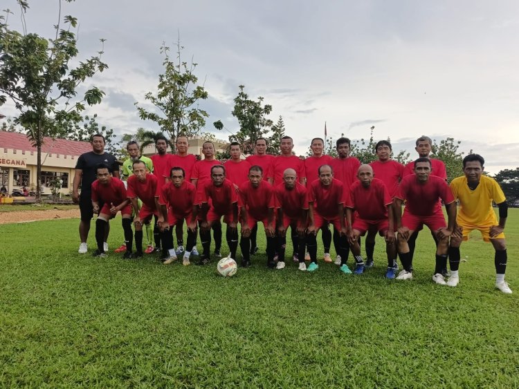 Kompetisi U-50 Dansat Brimob Cup, Kombes Pol Muhajir Sumbang Satu Gol
