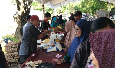 Menekan Inflasi Jelang Idul Adha DPKP Gelar Pasar Murah Untuk Warga Guntung Paikat