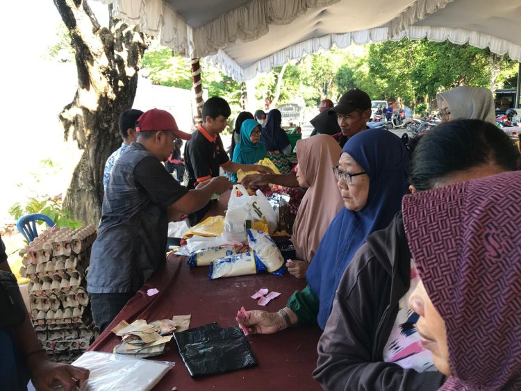 Menekan Inflasi Jelang Idul Adha DPKP Gelar Pasar Murah Untuk Warga Guntung Paikat