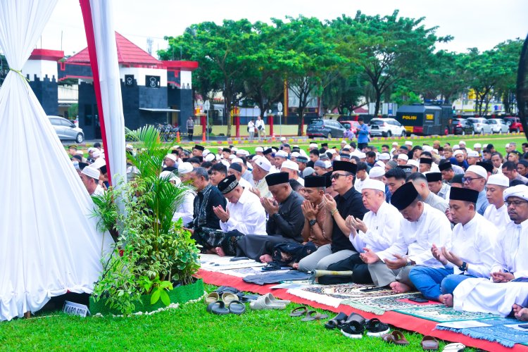 Salat Ied Bersama, Kapolda Kalsel Irjen Pol Rosyanto Yudha Hermawan Sampaikan Pesan ini
