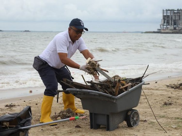 Peringati Hari Lingkungan Hidup Sedunia PLN Gelar Bersih Bersih Pantai