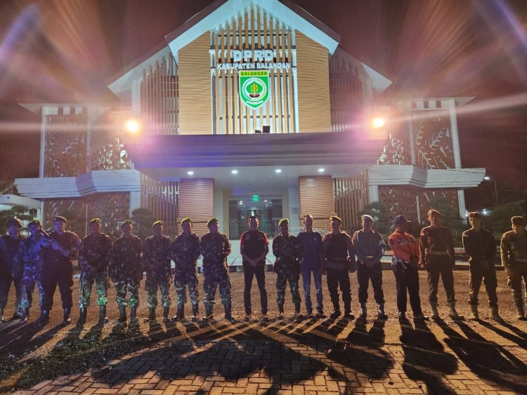 Patroli Gabungan TNI, Polri, dan Pemda Sasar Beberapa Kantor Pastikan Balangan Tetap Kondusif