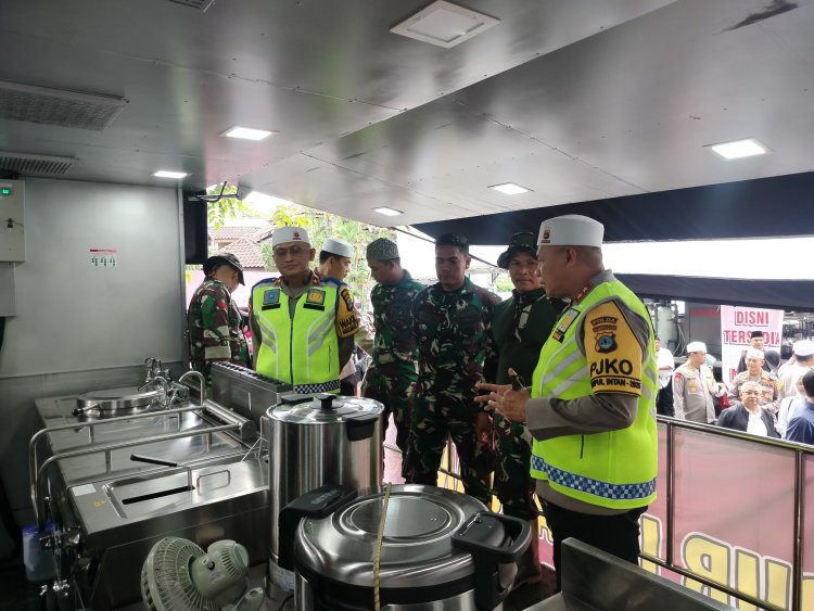 Tinjau Dapur Umum Polda Kalsel, Kapolda: 3.999 Polri DiLibatkan Untuk Pelayanan Dan Pengamanan Momen 5 Rajab
