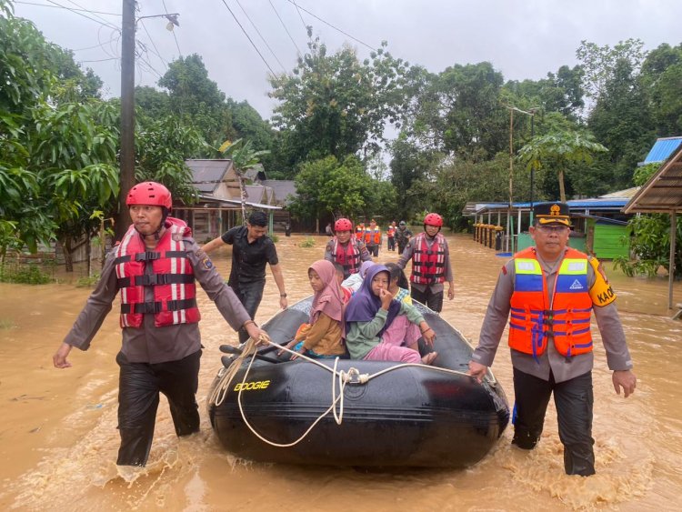 Banjir Bandang Terjang Tebing Tinggi Balangan, Ratusan Warga Dievakuasi Aparat Gabungan