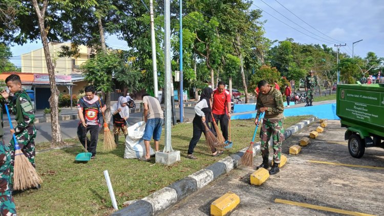Polres Banjarbaru Gelar Kerja Bakti di Pasar Bauntung, Dorong Budaya Bersih Lingkungan