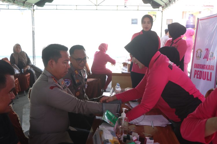 Polres Balangan Gelar Bakti Kesehatan, Layani Ratusan Warga Sambut Hari Bhayangkara ke-80